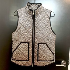 Herringbone J. Crew Zip-up Vest 🖤🤍